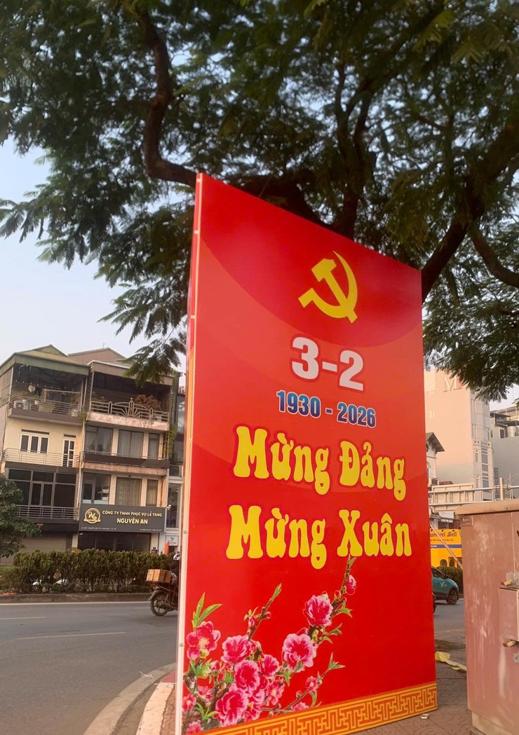 Phường Bồ Đề rực rỡ cờ hoa chào mừng năm mới 2026 và Đại hội XIV của Đảng - Ảnh 6.