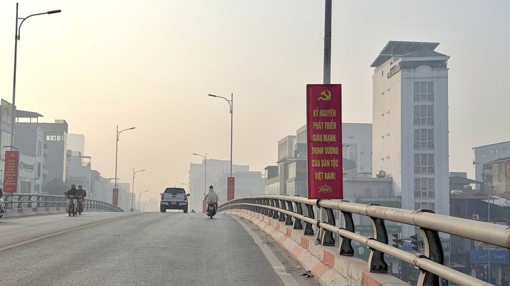 Phường Bồ Đề rực rỡ cờ hoa chào mừng năm mới 2026 và Đại hội XIV của Đảng - Ảnh 8.