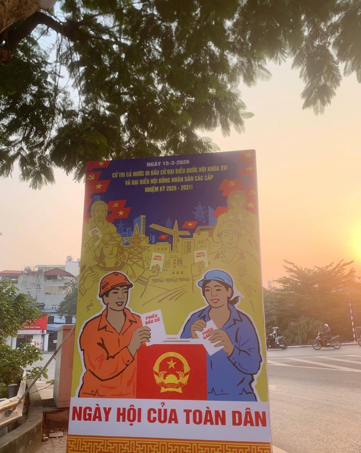 Phường Bồ Đề rực rỡ cờ hoa chào mừng năm mới 2026 và Đại hội XIV của Đảng - Ảnh 12.