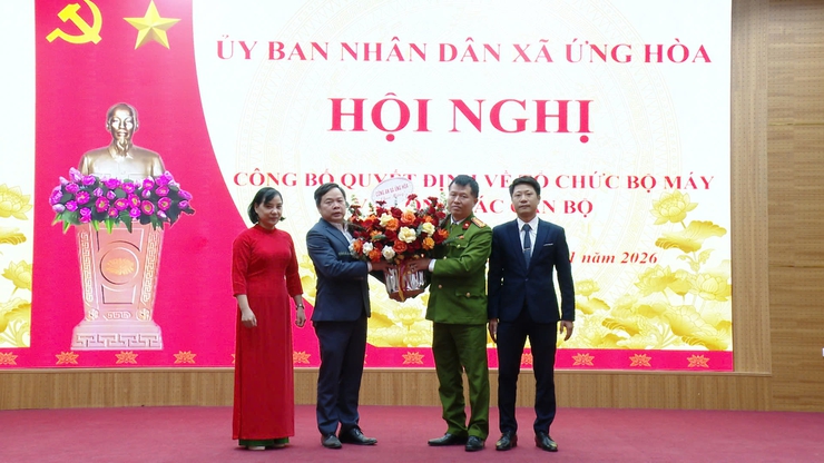 UBND XÃ ỨNG HÒA TỔ CHỨC CÔNG BỐ CÁC QUYẾT ĐỊNH VỀ TỔ CHỨC LẠI ĐƠN VỊ SỰ NGHIỆP CÔNG LẬP VÀ CÔNG TÁC CÁN BỘ- Ảnh 9.