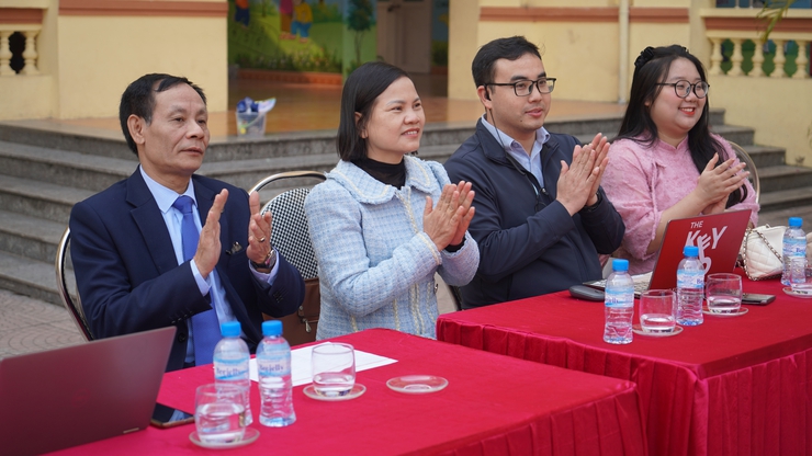 TRƯỜNG TIỂU HỌC PHÙNG XÁ B PHỐI HỢP HỆ THỐNG GIAO DỤC THEKEY TỔ CHỨC CHƯƠNG TRÌNH “RUNG CHUÔNG VÀNG”- Ảnh 1.