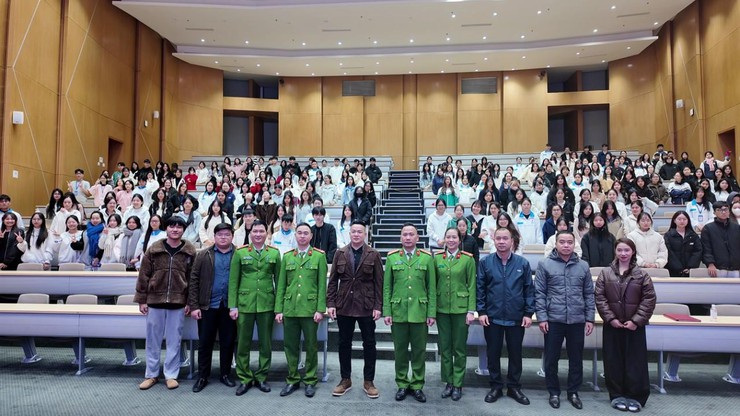 Công an xã An Khánh tuyên truyền phổ biến pháp luật về quản lý vũ khí, vật liệu nổ, công cụ hỗ trợ và pháo- Ảnh 5.