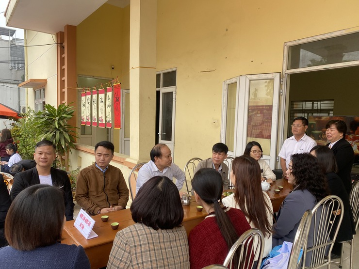 Nông sản thôn Vài kết nối tấm lòng, gây quỹ từ thiện ủng hộ phụ nữ nghèo đón tết- Ảnh 2.