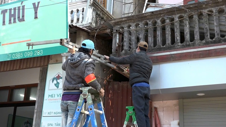 MỸ ĐỨC QUYẾT LIỆT RA QUÂN GIẢI TỎA HÀNH LANG AN TOÀN GIAO THÔNG, LẬP LẠI KỶ CƯƠNG VĂN MINH ĐÔ THỊ- Ảnh 4.
