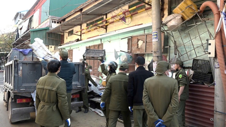 MỸ ĐỨC QUYẾT LIỆT RA QUÂN GIẢI TỎA HÀNH LANG AN TOÀN GIAO THÔNG, LẬP LẠI KỶ CƯƠNG VĂN MINH ĐÔ THỊ- Ảnh 6.
