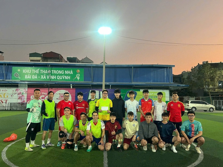 CLB BÓNG ĐÁ THANH NIÊN XÃ THANH TRÌ GIAO LƯU BÓNG ĐÁ VỚI TRƯỜNG CAO ĐẲNG Y KHOA- Ảnh 2.