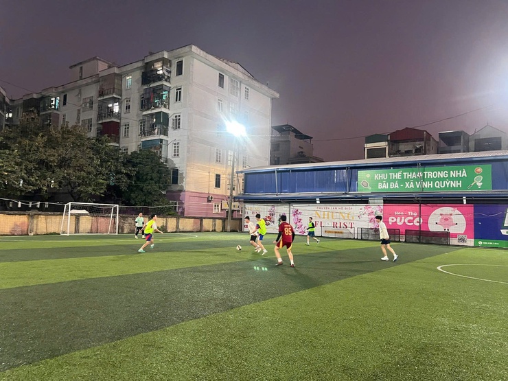 CLB BÓNG ĐÁ THANH NIÊN XÃ THANH TRÌ GIAO LƯU BÓNG ĐÁ VỚI TRƯỜNG CAO ĐẲNG Y KHOA- Ảnh 3.