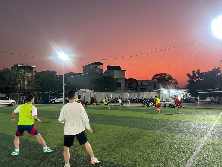 CLB BÓNG ĐÁ THANH NIÊN XÃ THANH TRÌ GIAO LƯU BÓNG ĐÁ VỚI TRƯỜNG CAO ĐẲNG Y KHOA- Ảnh 6.