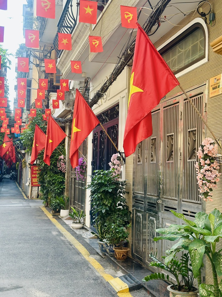 Thông báo Treo cờ Tổ quốc và tăng cường công tác trang trí, tuyên truyền chào mừng Đại hội đại biểu toàn quốc lần thứ XIV của Đảng- Ảnh 1.