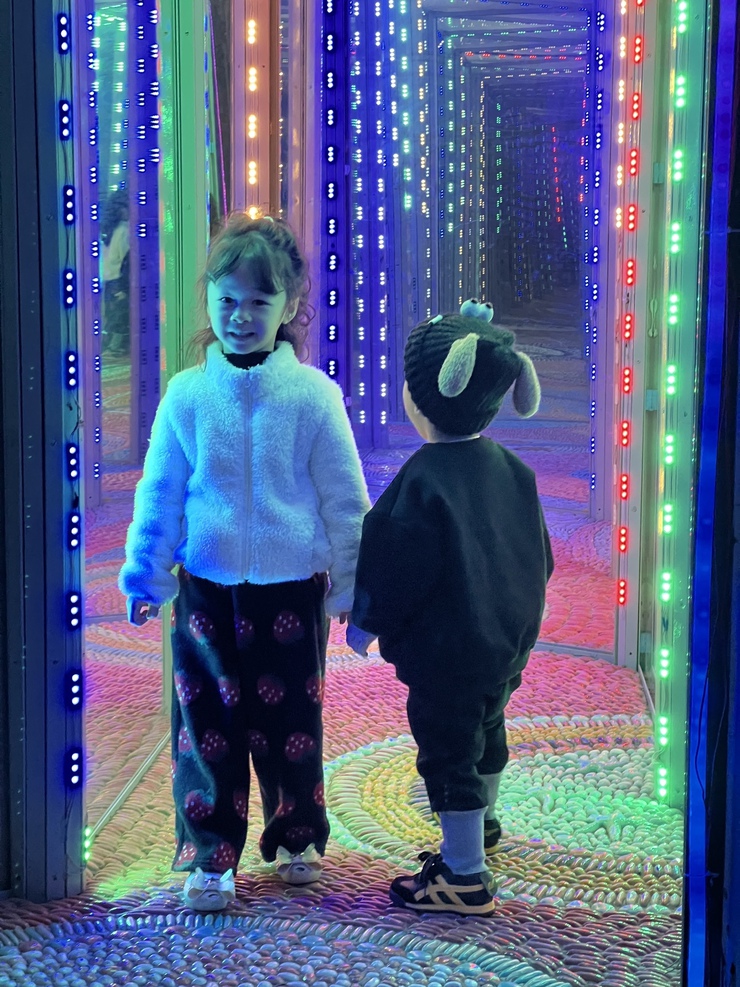 "Nhà gương kỳ ảo" - Trải nghiệm thú vị, hấp dẫn tại công viên Thống Nhất, phường Hai Bà Trưng.- Ảnh 16.