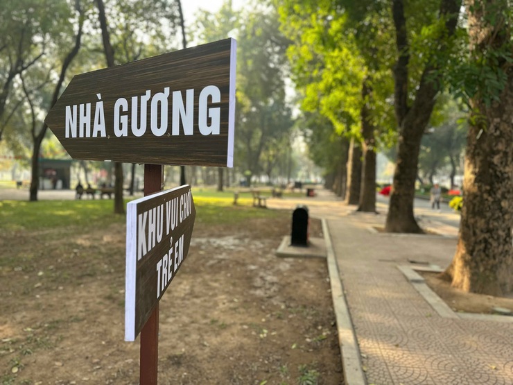 "Nhà gương kỳ ảo" - Trải nghiệm thú vị, hấp dẫn tại công viên Thống Nhất, phường Hai Bà Trưng.- Ảnh 4.