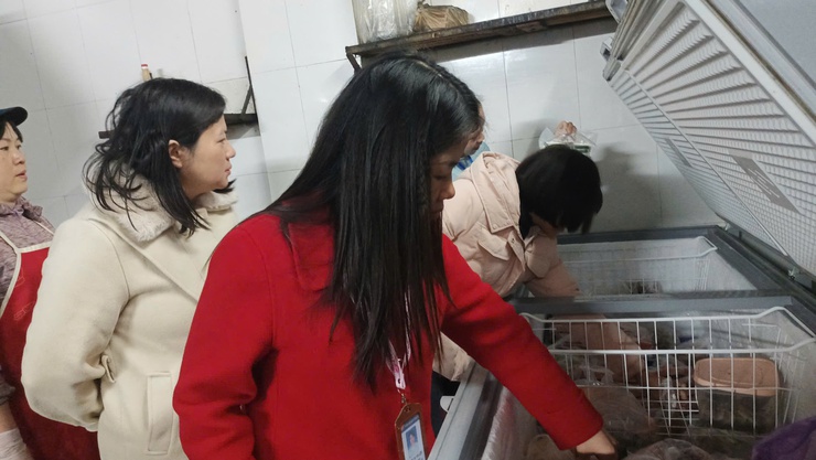 ĐOÀN KIỂM TRA LIÊN NGÀNH SỐ 01 UBND XÃ TRUNG GIÃ KIỂM TRA AN TOÀN THỰC PHẨM TẠI CÁC CƠ SỞ KINH DOANH ĂN UỐNG- Ảnh 2.