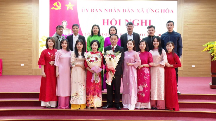 UBND XÃ ỨNG HÒA TỔ CHỨC CÔNG BỐ CÁC QUYẾT ĐỊNH VỀ TỔ CHỨC LẠI ĐƠN VỊ SỰ NGHIỆP CÔNG LẬP VÀ CÔNG TÁC CÁN BỘ- Ảnh 11.