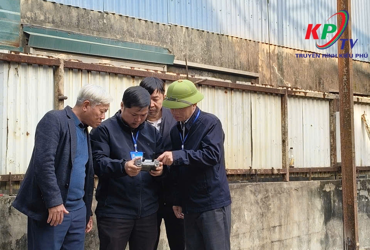 Phòng Kinh tế xã Kiều Phú tăng cường kiểm tra công tác sử dụng đất nông nghiệp và trật tự xây dựng trên địa bàn- Ảnh 6.