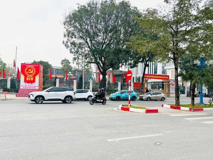 Thanh Trì rực rỡ cờ hoa chào mừng Đại hội lần thứ XIV của Đảng - Ảnh 2.