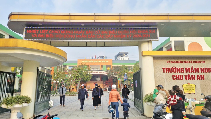 Thanh Trì rực rỡ cờ hoa chào mừng Đại hội lần thứ XIV của Đảng - Ảnh 5.