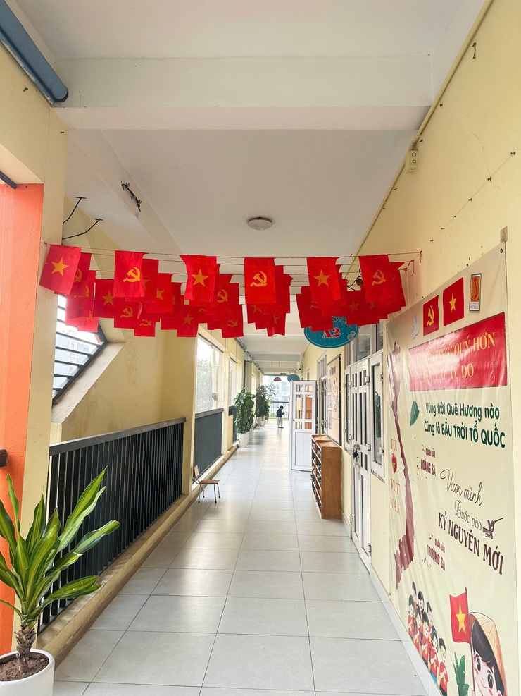 Thanh Trì rực rỡ cờ hoa chào mừng Đại hội lần thứ XIV của Đảng - Ảnh 9.