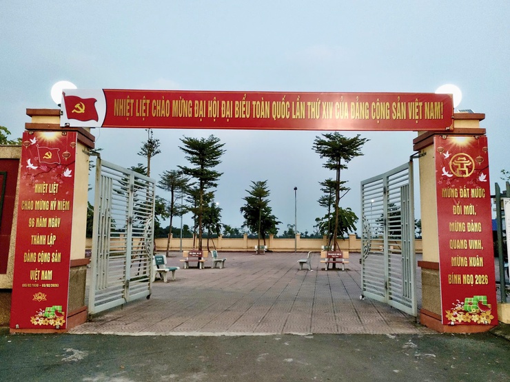 Thanh Trì rực rỡ cờ hoa chào mừng Đại hội lần thứ XIV của Đảng - Ảnh 10.