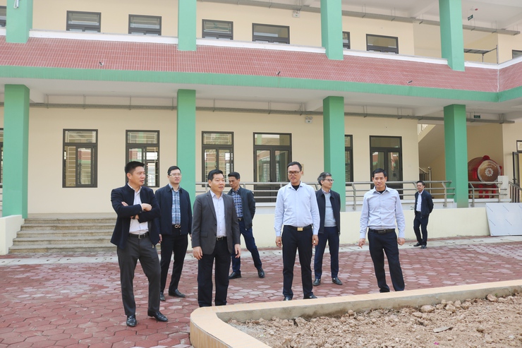 Bí thư Đảng ủy, Chủ tịch HĐND xã Quốc Oai Nguyễn Trường Sơn kiểm tra tiến độ các dự án trọng điểm trên địa bàn- Ảnh 15.