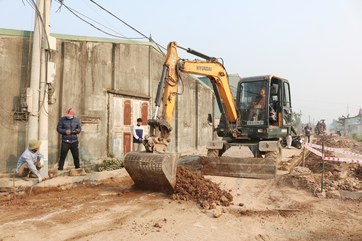 Bí thư Đảng ủy, Chủ tịch HĐND xã Quốc Oai Nguyễn Trường Sơn kiểm tra tiến độ các dự án trọng điểm trên địa bàn- Ảnh 4.