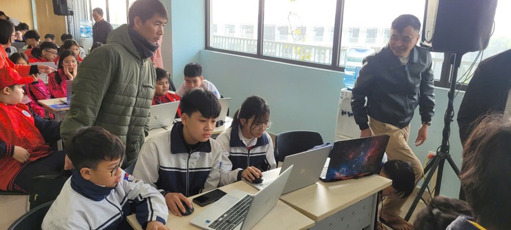 CLB ROBOTICS LÀNG HƯƠNG – THCS HƯƠNG NGẢI GHI DẤU ẤN TẠI FPT SCHOOLS AI & ROBOTICS CHALLENGE 2026- Ảnh 4.