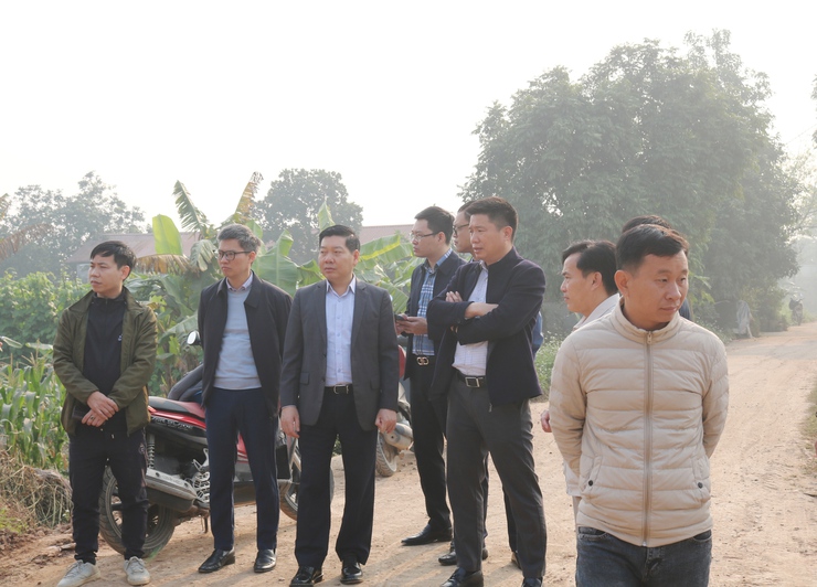 Bí thư Đảng ủy, Chủ tịch HĐND xã Quốc Oai Nguyễn Trường Sơn kiểm tra tiến độ các dự án trọng điểm trên địa bàn- Ảnh 5.