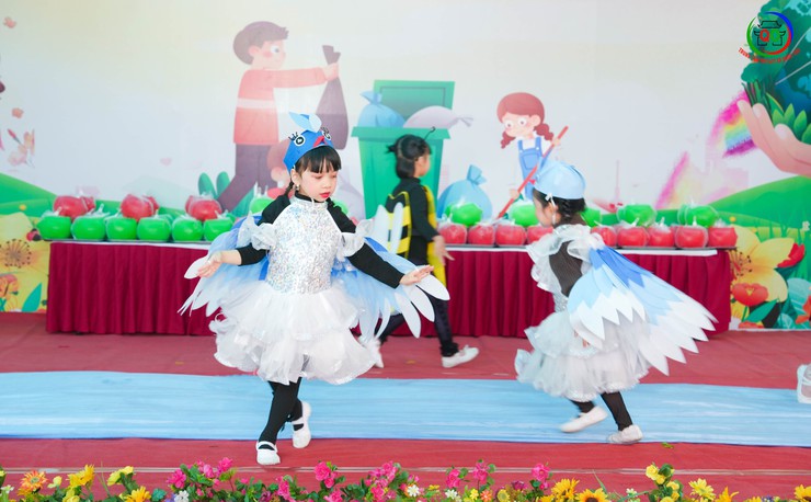 TRƯỜNG MẦM NON QUỐC OAI - TỔ CHỨC CHƯƠNG TRÌNH "BÉ CHUNG TAY BẢO VỆ MÔI TRƯỜNG" NĂM HỌC 2025 – 2026"- Ảnh 6.