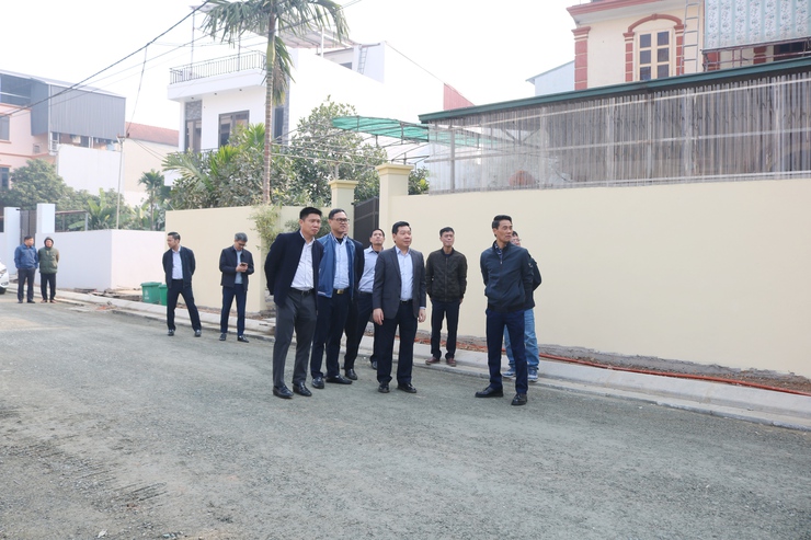 Bí thư Đảng ủy, Chủ tịch HĐND xã Quốc Oai Nguyễn Trường Sơn kiểm tra tiến độ các dự án trọng điểm trên địa bàn- Ảnh 6.