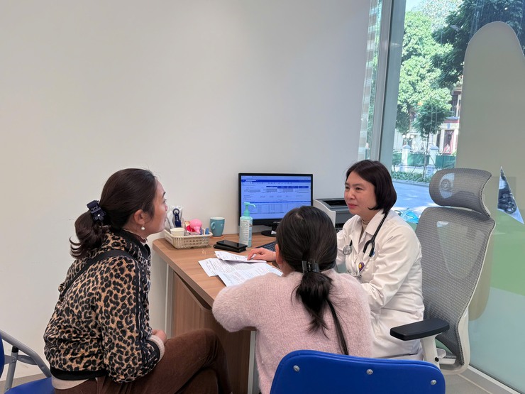 Bác sĩ khuyến cáo "thời điểm vàng" để tầm soát, can thiệp cho trẻ thấp bé không do di truyền- Ảnh 1.