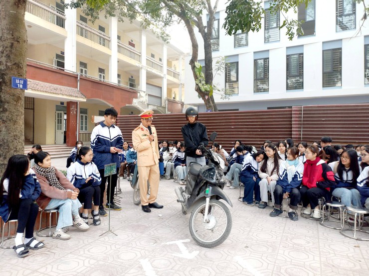 Chương trình hướng dẫn kỹ năng lái xe gắn máy an toàn cho học sinh- Ảnh 3.