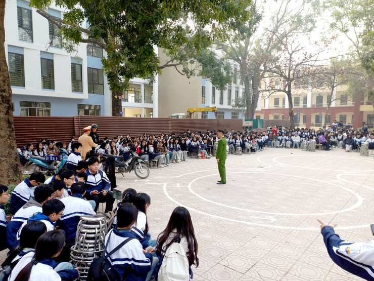 Chương trình hướng dẫn kỹ năng lái xe gắn máy an toàn cho học sinh- Ảnh 2.