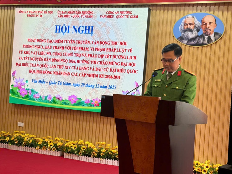 CÔNG AN PHƯỜNG VĂN MIẾU – QUỐC TỬ GIÁM ĐẨY MẠNH TUYÊN TRUYỀN VẬN ĐỘNG THU HỒI VŨ KHÍ, VẬT LIỆU NỔ, CÔNG CỤ HỖ TRỢ TRÊN ĐỊA BÀN PHƯỜNG- Ảnh 1.