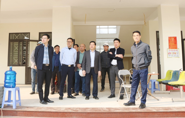 Bí thư Đảng ủy, Chủ tịch HĐND xã Quốc Oai Nguyễn Trường Sơn kiểm tra tiến độ các dự án trọng điểm trên địa bàn- Ảnh 8.