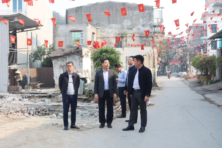 Bí thư Đảng ủy, Chủ tịch HĐND xã Quốc Oai Nguyễn Trường Sơn kiểm tra tiến độ các dự án trọng điểm trên địa bàn- Ảnh 10.