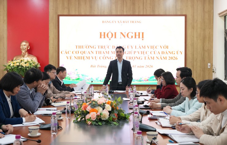Thường trực Đảng uỷ xã Bát Tràng làm việc với các cơ quan tham mưu, giúp việc của Đảng uỷ về nhiệm vụ công tác trọng tâm năm 2026- Ảnh 3.