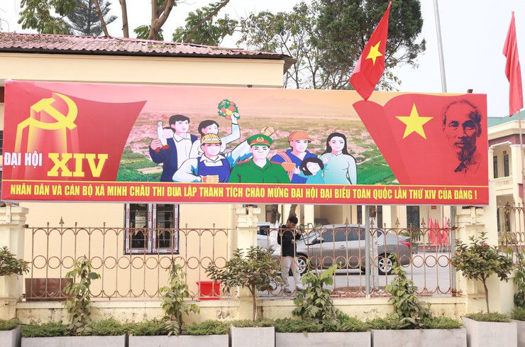 Xã đảo Minh Châu rực rỡ cờ hoa chào mừng Đại hội Đảng toàn quốc lần thứ XIV- Ảnh 2.