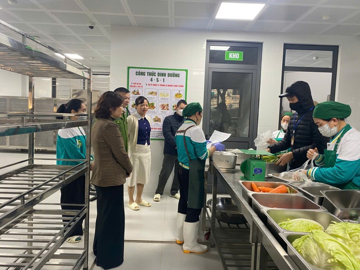 Phường Yên Sở  siết chặt quản lý ATTP trước thềm Tết Bính Ngọ- Ảnh 2.