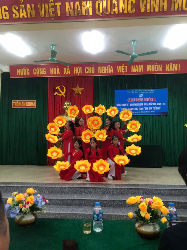 HỘI LHPN XÃ DÂN HÒA CÔNG BỐ QUYẾT ĐỊNH THÀNH LẬP CLB VĂN HÓA – VĂN NGHỆ – TDTT VÀ KHÁNH THÀNH CÔNG TRÌNH SÂN TẬP THỂ THAO CHI HỘI PHỤ NỮ THÔN AN KHOÁI - Ảnh 2.