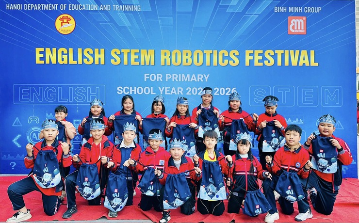 Đội tuyển phường Phúc Lợi tham gia chung khảo thành phố cuộc thi Tiếng anh STEM ROBOTICS năm học 2025-2026- Ảnh 3.