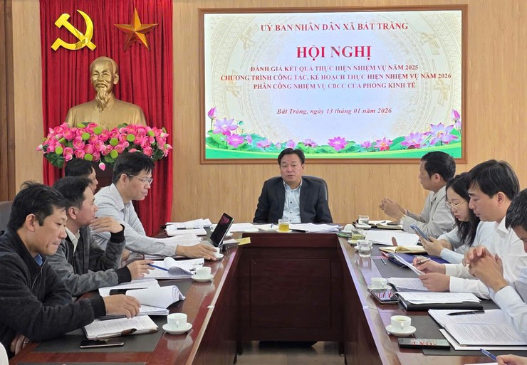 Xã Bát Tràng tiếp tục siết chặt kỷ cương, tập trung tháo gỡ khó khăn về đất đai và môi trường- Ảnh 1.