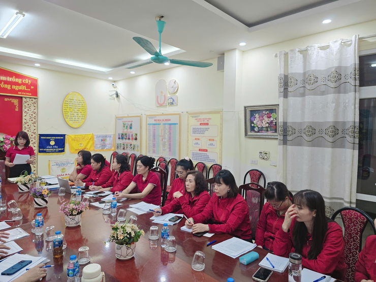 CHI BỘ TRƯỜNG MẦM NON 10-10 SINH HOẠT CHUYÊN ĐỀ THÁNG 01 TUYÊN TRUYỀN, TRIỂN KHAI KẾT LUẬN SỐ 266-KL/TW NGÀY 11/12/2025 CỦA BAN BÍ THƯ, THÔNG BÁO KẾT LUẬN SỐ 89-TB/TU NGÀY 01/12/2025 CỦA THÀNH ỦY HÀ NỘI
- Ảnh 1.