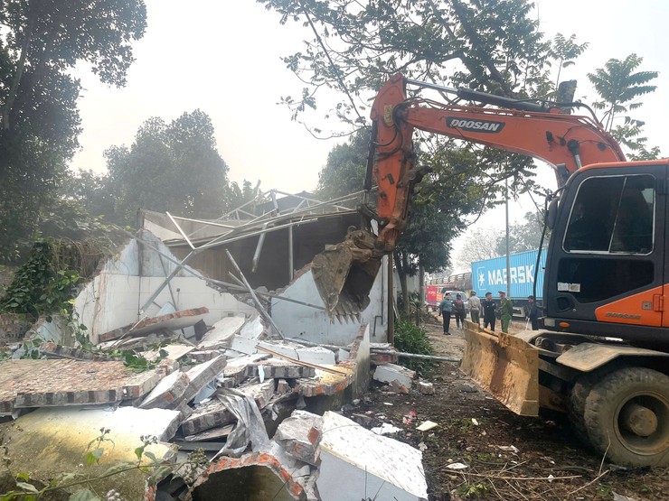 Hòa Lạc kiên quyết lập lại trật tự đô thị tại khu vực chân cầu vượt Bắc Phú Cát- Ảnh 3.