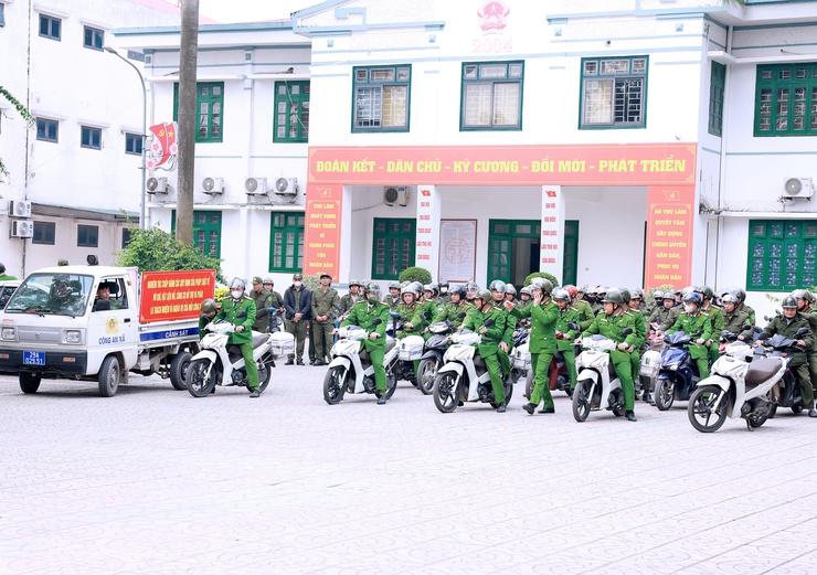 CÔNG AN XÃ THƯ LÂM TRIỂN KHAI PHƯƠNG ÁN VÀ TỔ CHỨC RA QUÂN BẢO ĐẢM ANTT PHỤC VỤ ĐẠI HỘI ĐẢNG, BẦU CỬ ĐẠI BIỂU QUỐC HỘI KHÓA 16 VÀ ĐẠI BIỂU HĐND CÁC CẤP VÀ TẾT NGUYÊN ĐÁN BÍNH NGỌ 2026.- Ảnh 22.