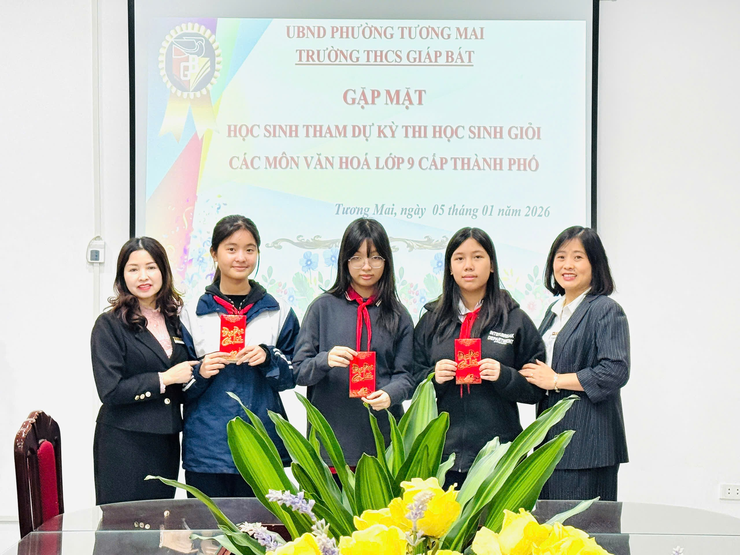 TRƯỜNG THCS GIÁP BÁT TUYÊN DƯƠNG HỌC SINH
ĐẠT THÀNH TÍCH CAO TẠI KỲ THI HSG CẤP PHƯỜNG
VÀ CUỘC THI ITMC 2026
- Ảnh 1.