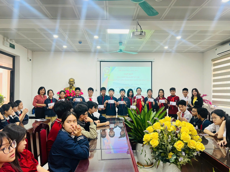 TRƯỜNG THCS GIÁP BÁT TUYÊN DƯƠNG HỌC SINH
ĐẠT THÀNH TÍCH CAO TẠI KỲ THI HSG CẤP PHƯỜNG
VÀ CUỘC THI ITMC 2026
- Ảnh 2.