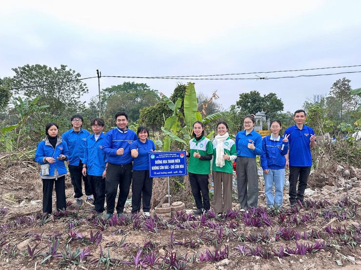 Khánh thành công trình thanh niên “Biến điểm đen rác thành vườn hoa”- Ảnh 1.
