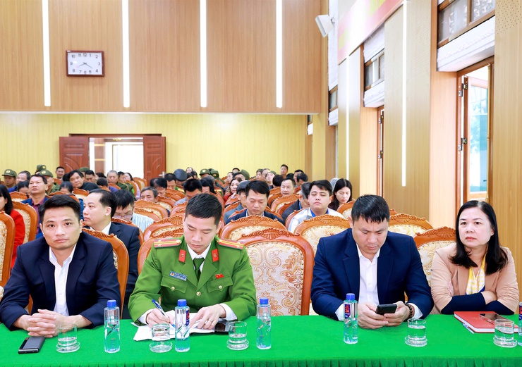 CÔNG AN XÃ THƯ LÂM TRIỂN KHAI PHƯƠNG ÁN VÀ TỔ CHỨC RA QUÂN BẢO ĐẢM ANTT PHỤC VỤ ĐẠI HỘI ĐẢNG, BẦU CỬ ĐẠI BIỂU QUỐC HỘI KHÓA 16 VÀ ĐẠI BIỂU HĐND CÁC CẤP VÀ TẾT NGUYÊN ĐÁN BÍNH NGỌ 2026.- Ảnh 8.