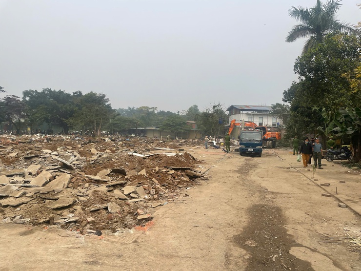 Hòa Lạc kiên quyết lập lại trật tự đô thị tại khu vực chân cầu vượt Bắc Phú Cát- Ảnh 6.