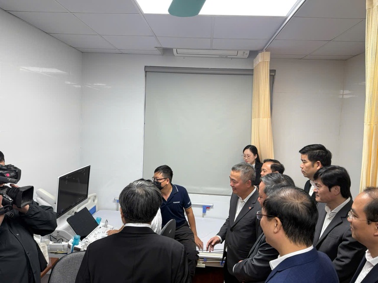 Lễ công bố hợp tác toàn diện giữa Bệnh viện Đại học Y Hà Nội và Trạm Y tế phường Vĩnh Hưng- Ảnh 2.