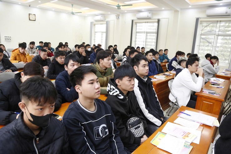 Dương Nội bồi dưỡng nhận thức về Đảng cho tân binh chuẩn bị lên đường nhập ngũ - Ảnh 2.